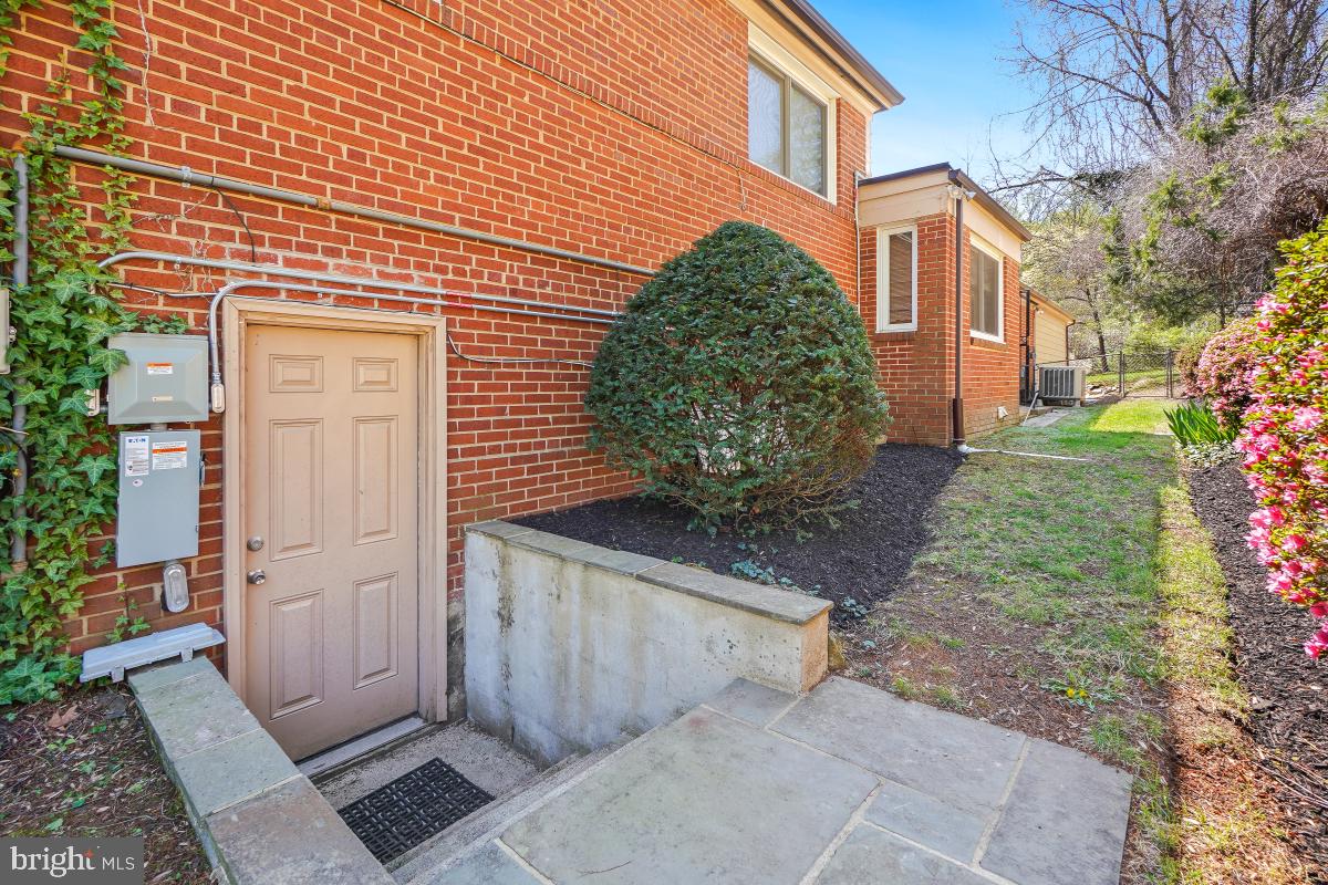 1801 Primrose Road Northwest Washington, DC 20012 - Photo 46 of 61