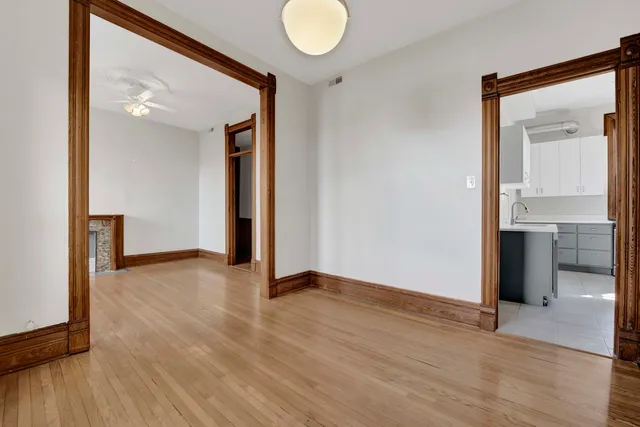 $2,995 | 825 West Armitage Avenue, Unit 3S, Chicago, IL 60614