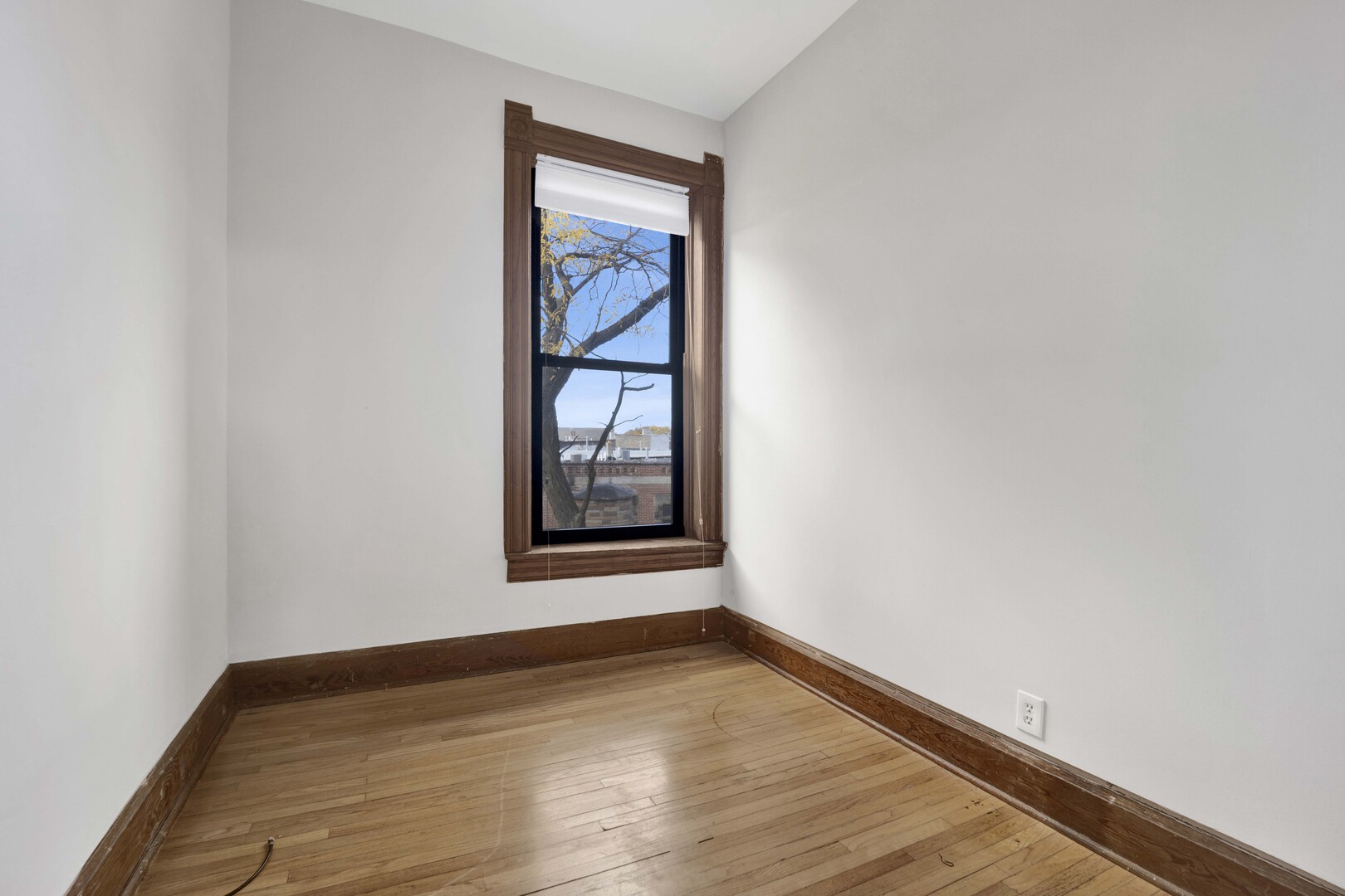 825 West Armitage Avenue, Unit 3S Chicago, IL 60614 - Photo 13 of 18 a view of an empty room and window