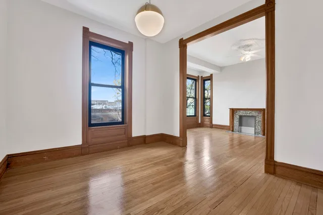 $2,995 | 825 West Armitage Avenue, Unit 3S, Chicago, IL 60614