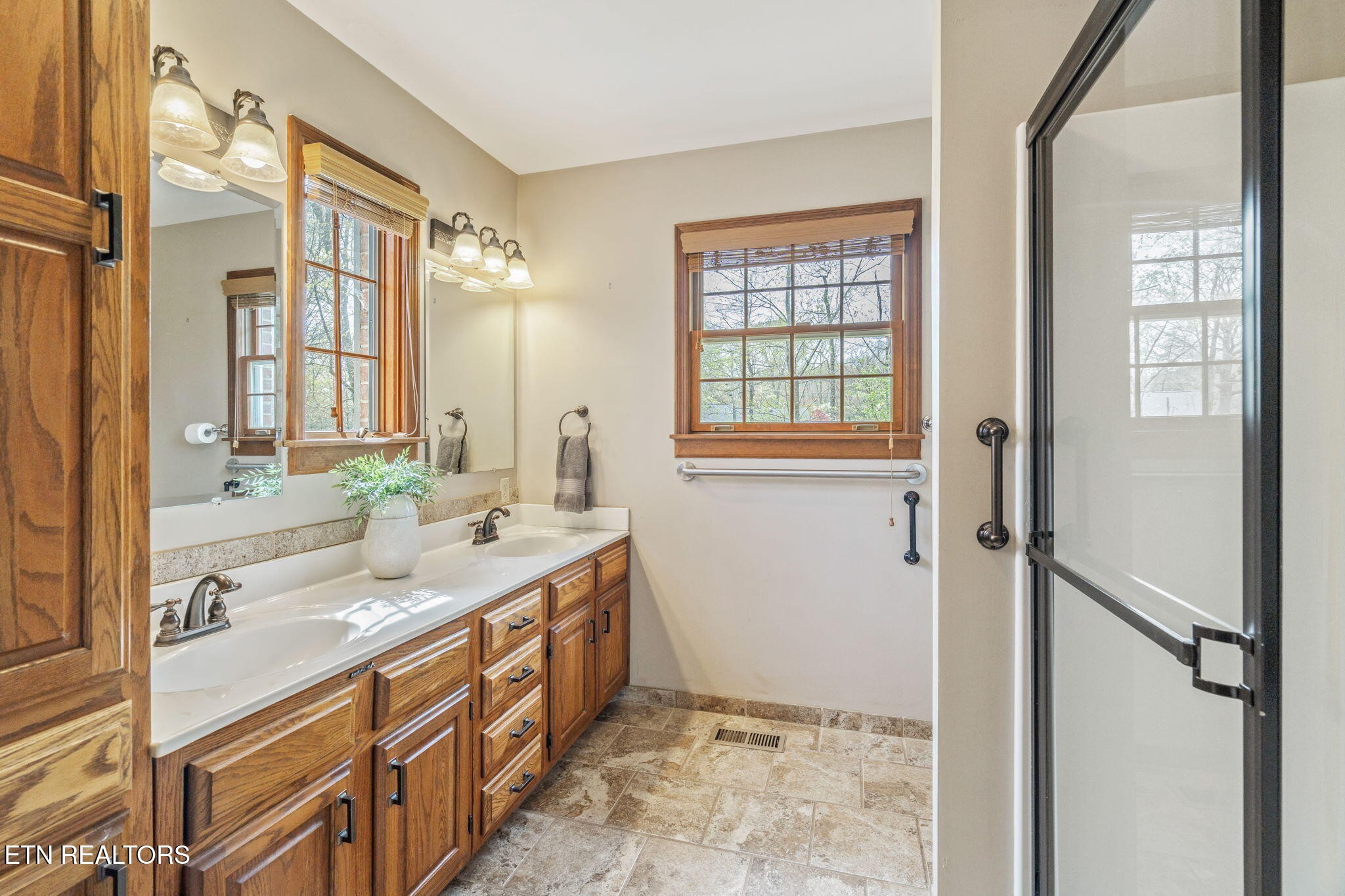 8005 Whitestone Road Knoxville, TN 37938 - Photo 18 of 52 Gallery Image 18