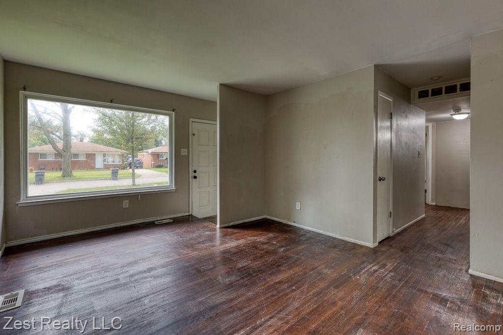 29470 Thomas Court Inkster, MI 48141 - Photo 3 of 20