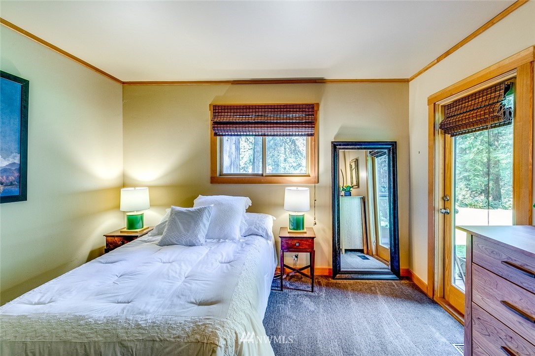 16181 Agate Pass Road Northeast Bainbridge Island, WA 98110 - Photo 17 of 38 Gallery Image 17