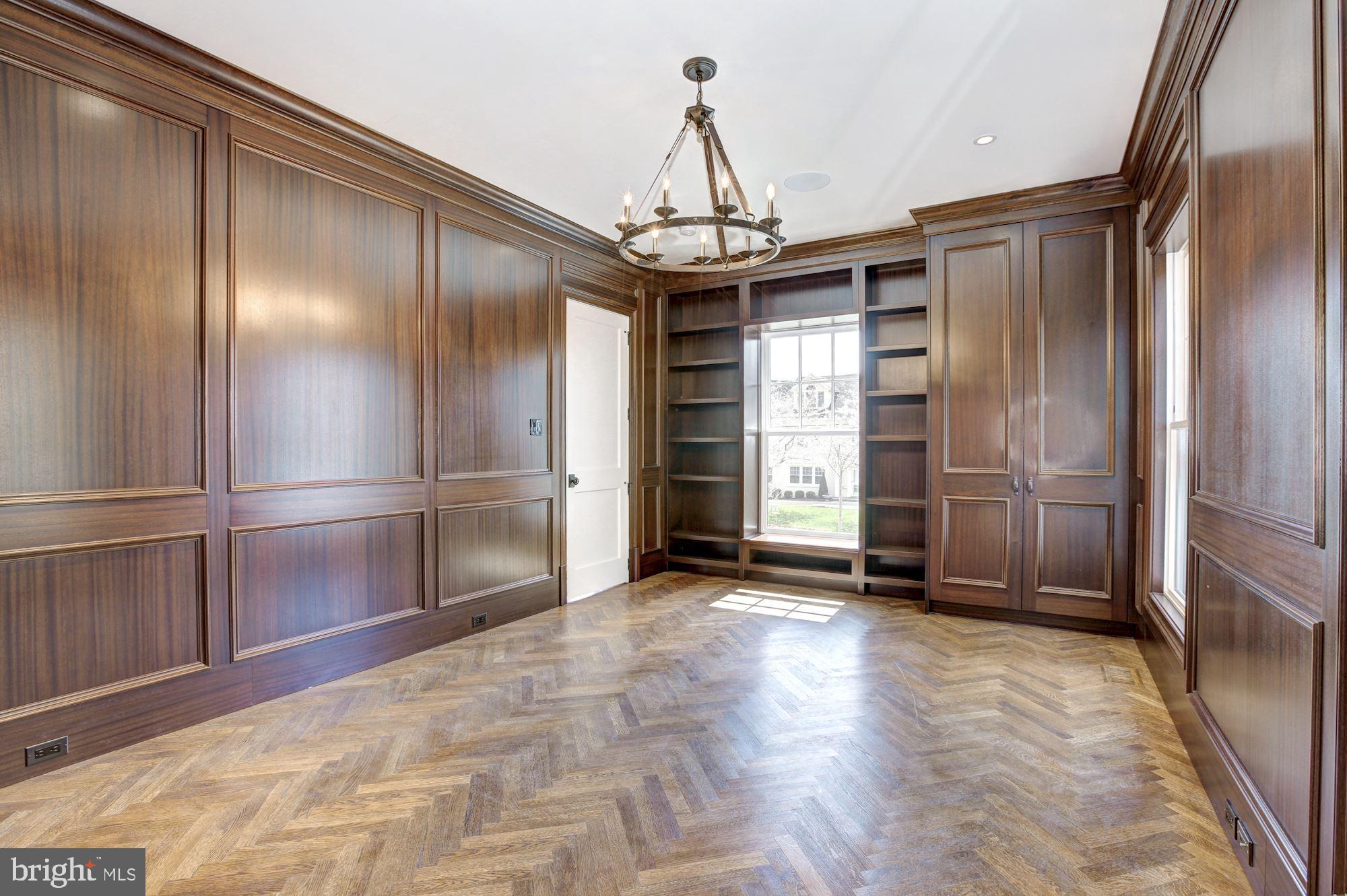 5205 Lawn Way Chevy Chase, MD 20815 - Photo 20 of 39 Library