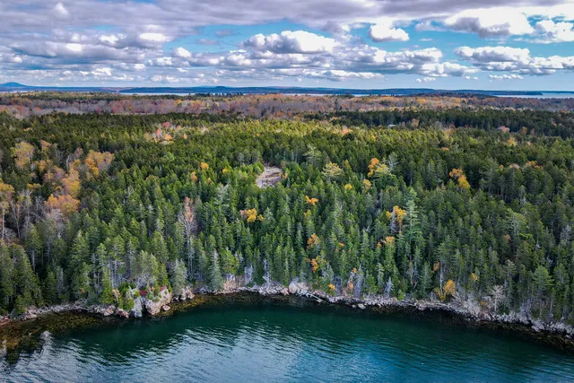$1,200,000 | 181 Oregon Road, Islesboro, ME 04848
