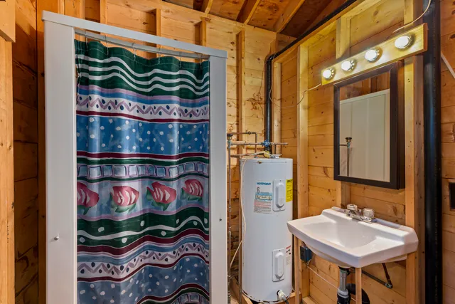 $1,200,000 | 181 Oregon Road, Islesboro, ME 04848