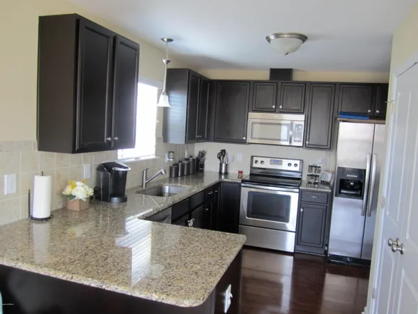$1,905 | 308 Lynden Lane, New Bern, NC 28560