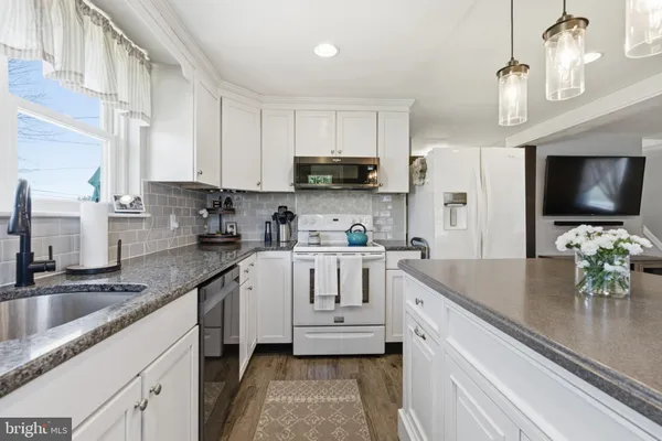 $449,900 | 1014 Thrush Lane, Audubon, PA 19403