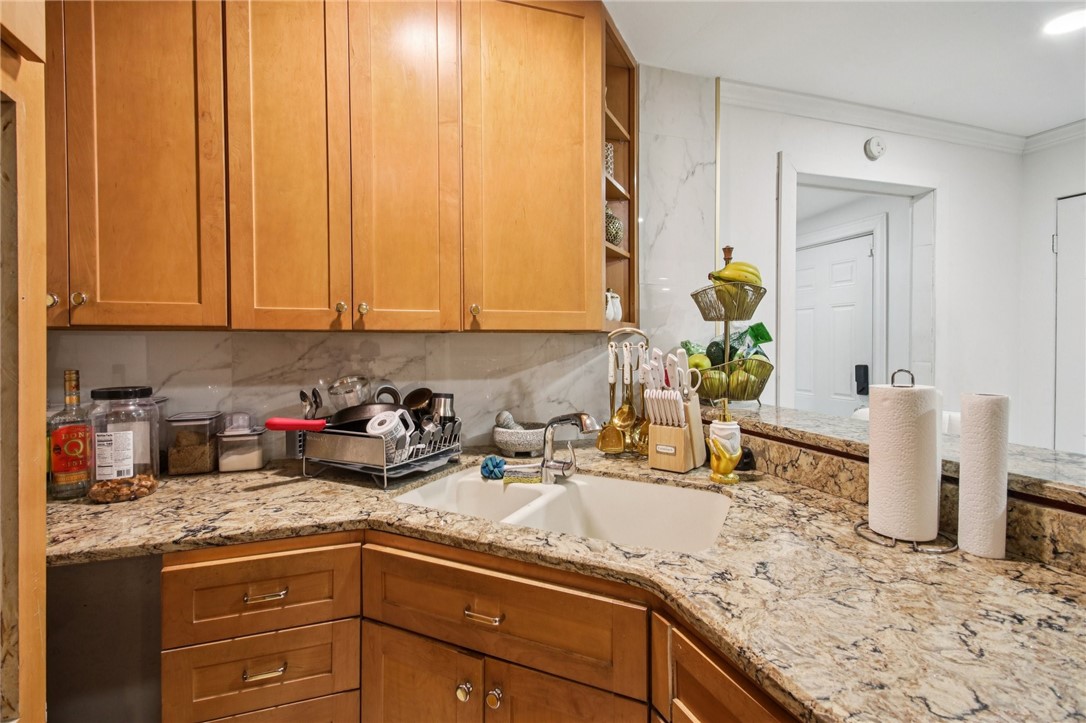 619 Dewey Avenue Rochester, NY 14613 - Photo 18 of 41