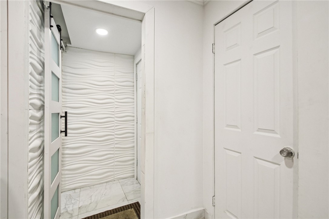 619 Dewey Avenue Rochester, NY 14613 - Photo 21 of 41