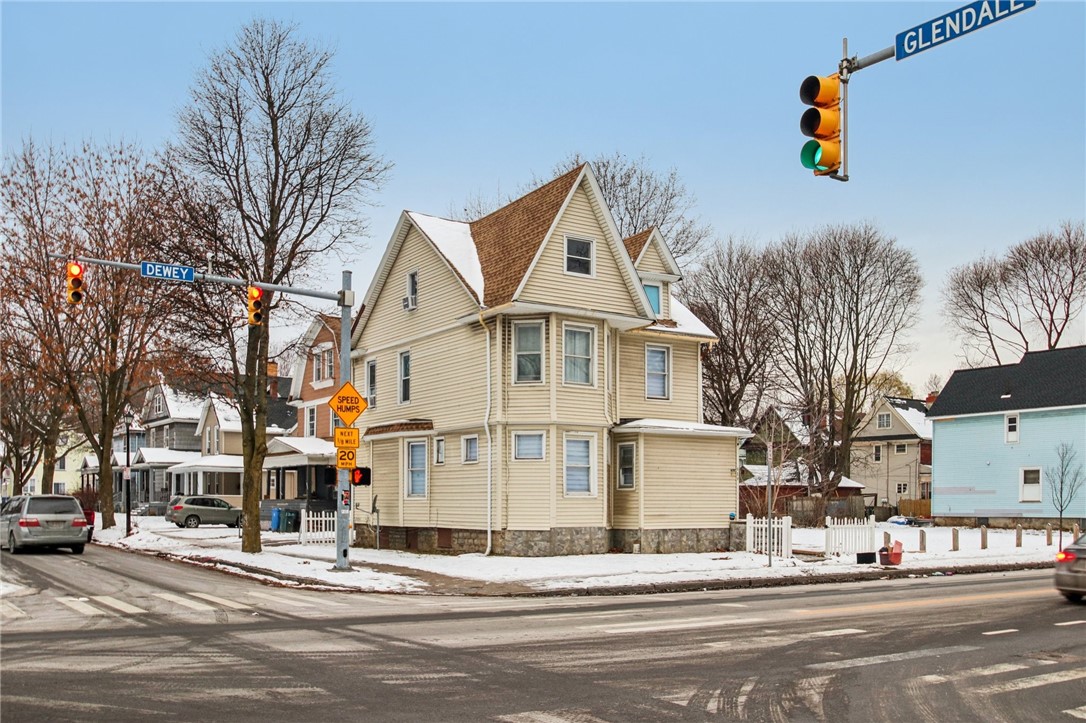 619 Dewey Avenue Rochester, NY 14613 - Photo 3 of 41