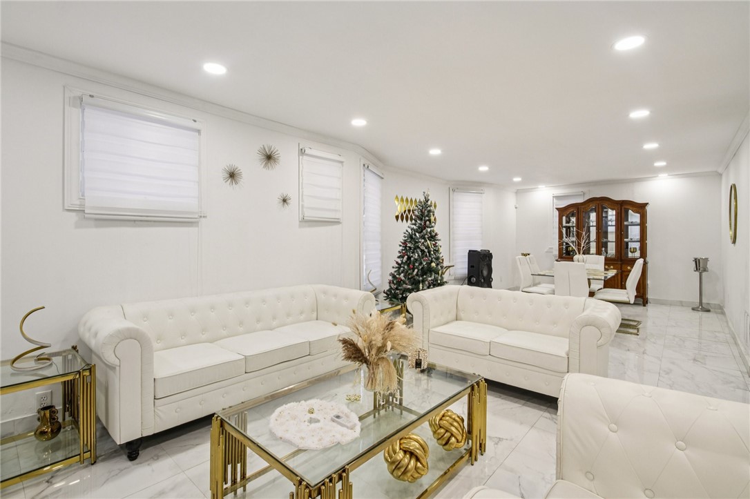 619 Dewey Avenue Rochester, NY 14613 - Photo 8 of 41