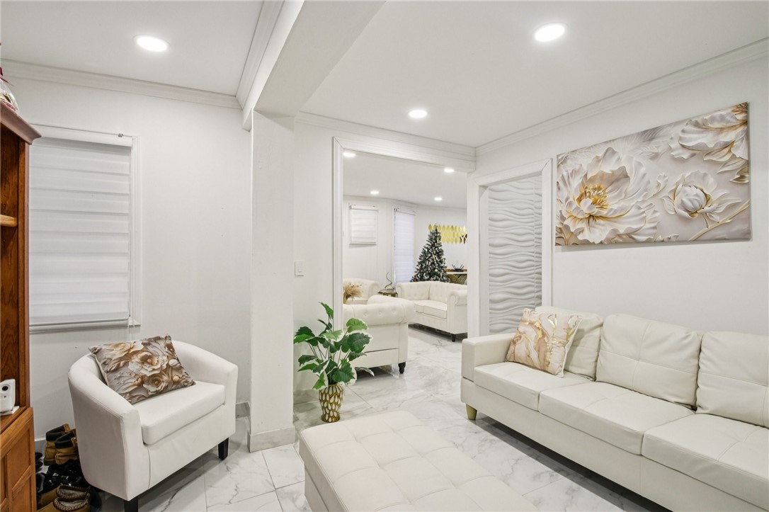 619 Dewey Avenue Rochester, NY 14613 - Photo 10 of 41