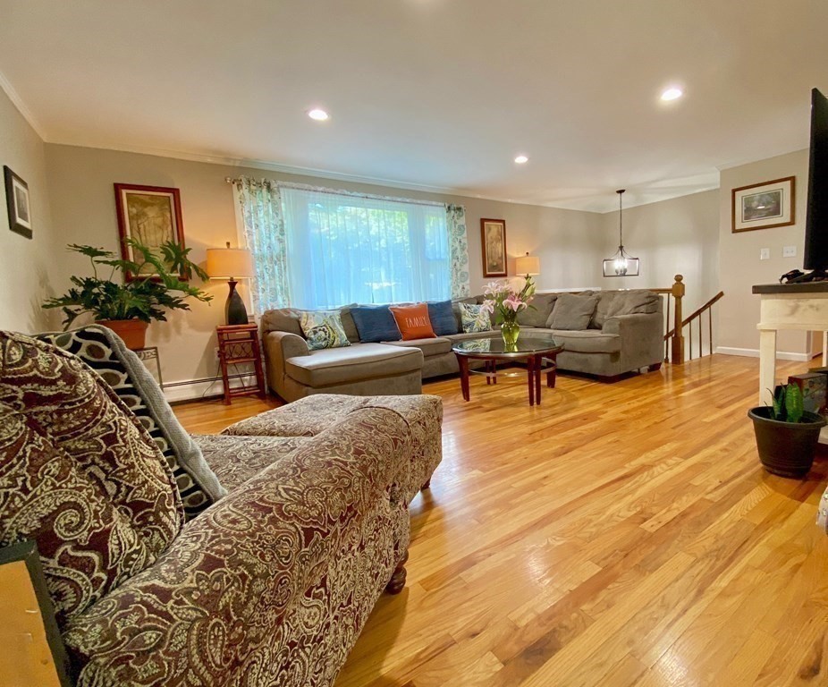 47 Longbow Road Danvers, MA 01923 - Photo 8 of 38 Gallery Image 8