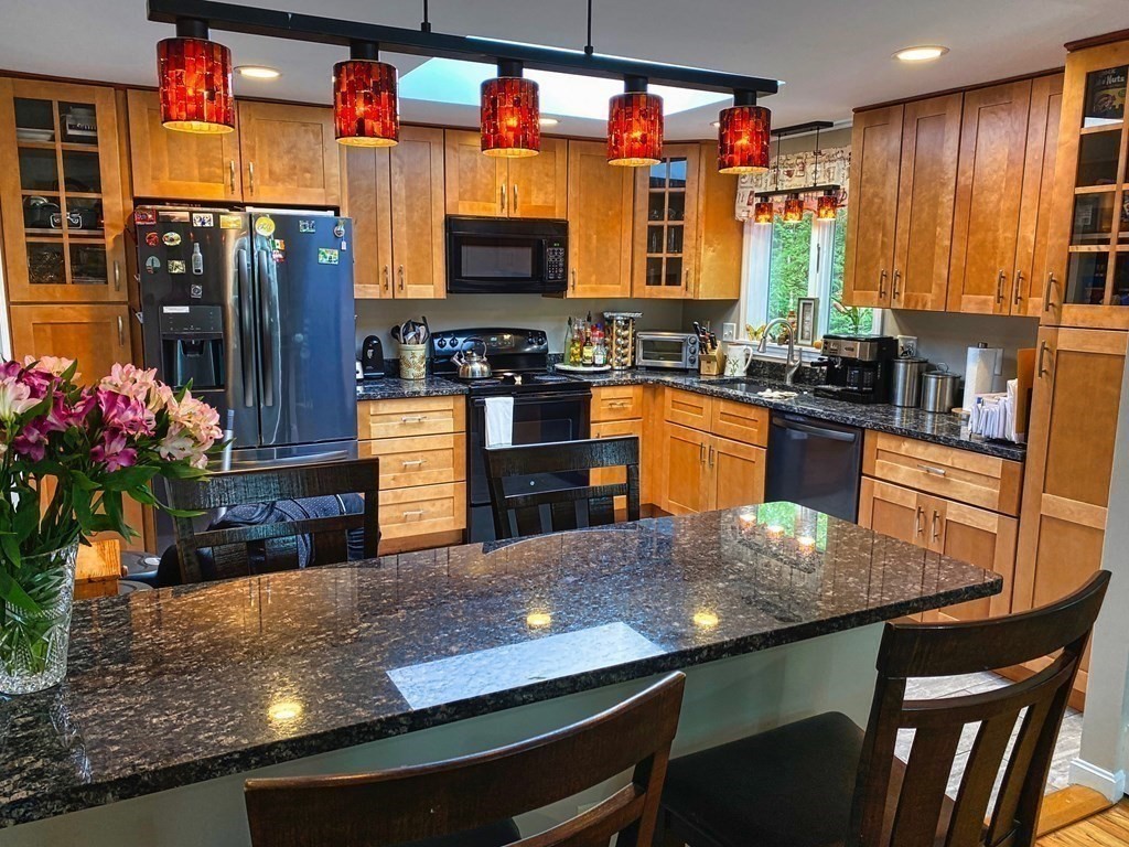 47 Longbow Road Danvers, MA 01923 - Photo 9 of 38 Gallery Image 9