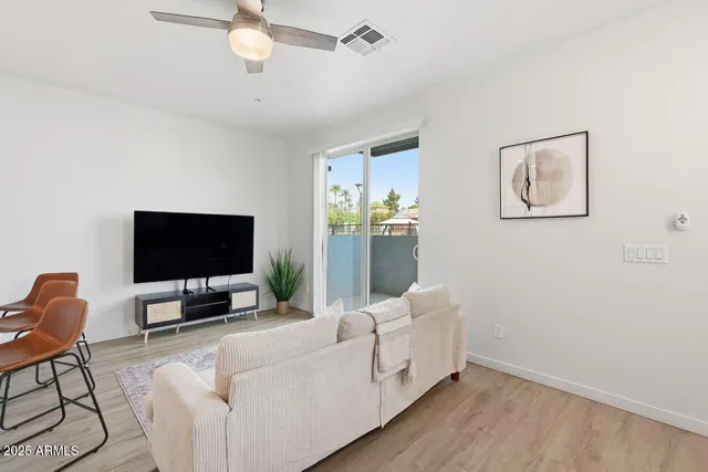 $1,999 | 7959 North 53rd Avenue, Unit 329, Glendale, AZ 85301