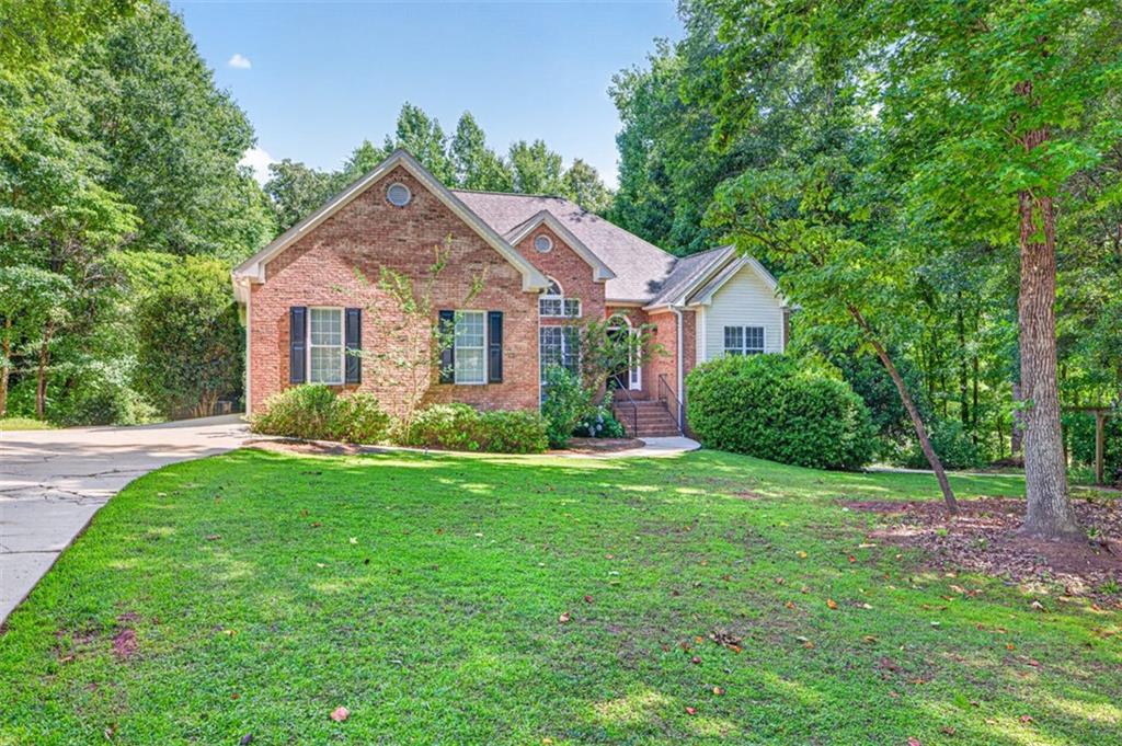 323 Oconee Lane Commerce, GA 30529 - Photo 4 of 86