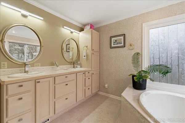 $549,900 | 635 Kingsbury Court, Batavia, IL 60510