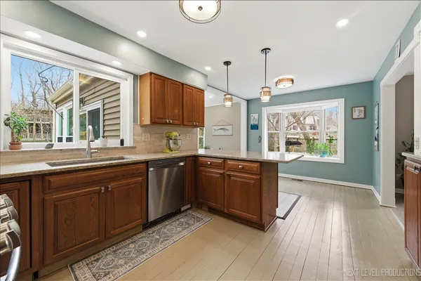 $549,900 | 635 Kingsbury Court, Batavia, IL 60510