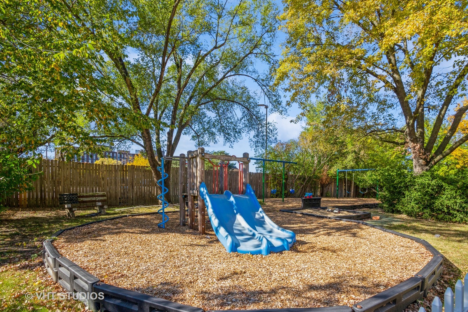 640 Murray Lane, Unit 111 Des Plaines, IL 60016 - Photo 17 of 19 a view of a park with large trees