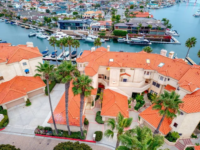 $1,830,000 | 4252 Harbour Island Lane, Oxnard, CA 93035