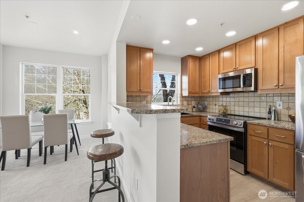 4319 Issaquah-Pine Lake Road Southeast, Unit 905 Sammamish, WA 98075 - Photo 3 of 30