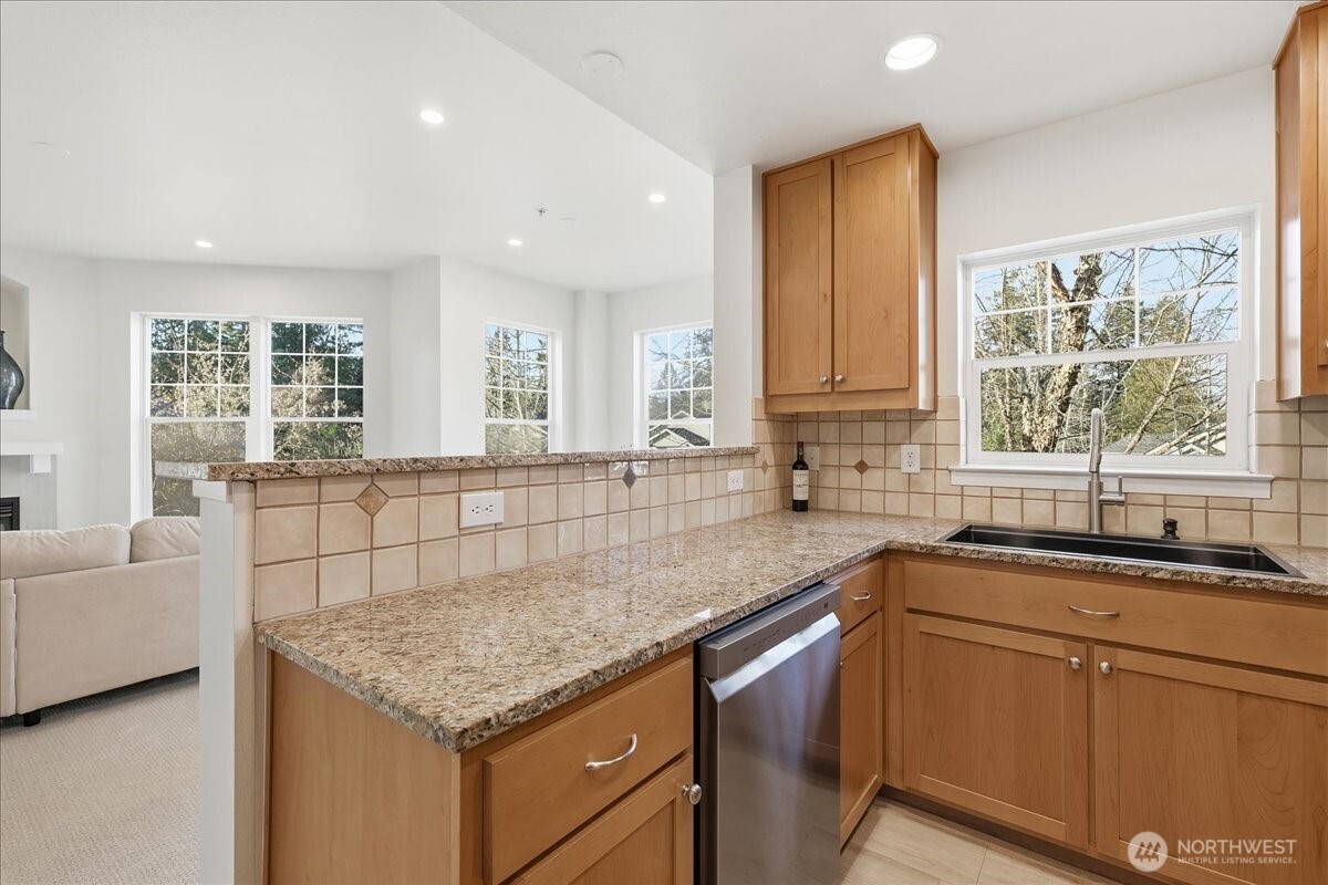 4319 Issaquah-Pine Lake Road Southeast, Unit 905 Sammamish, WA 98075 - Photo 5 of 30