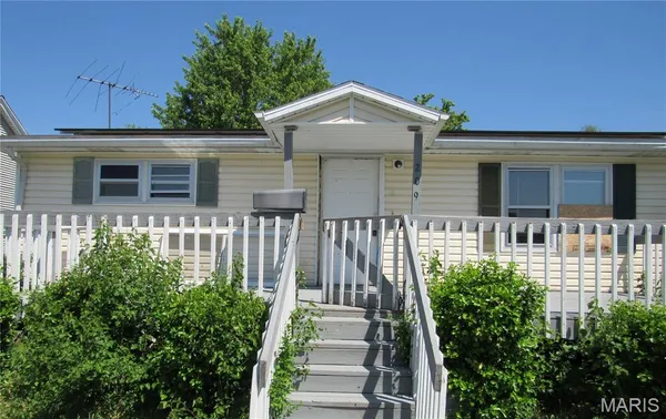 $49,950 | 209 West 2nd S Street, Mount Olive, IL 62069