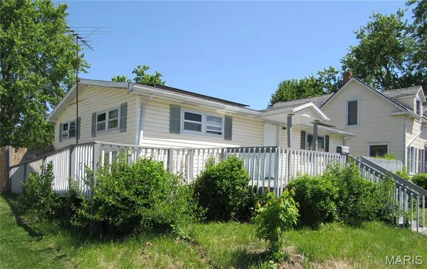 $49,950 | 209 West 2nd S Street, Mount Olive, IL 62069