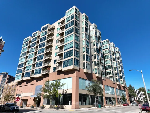 $469,900 | 1550 East Royall Place, Unit 501, Milwaukee, WI 53202