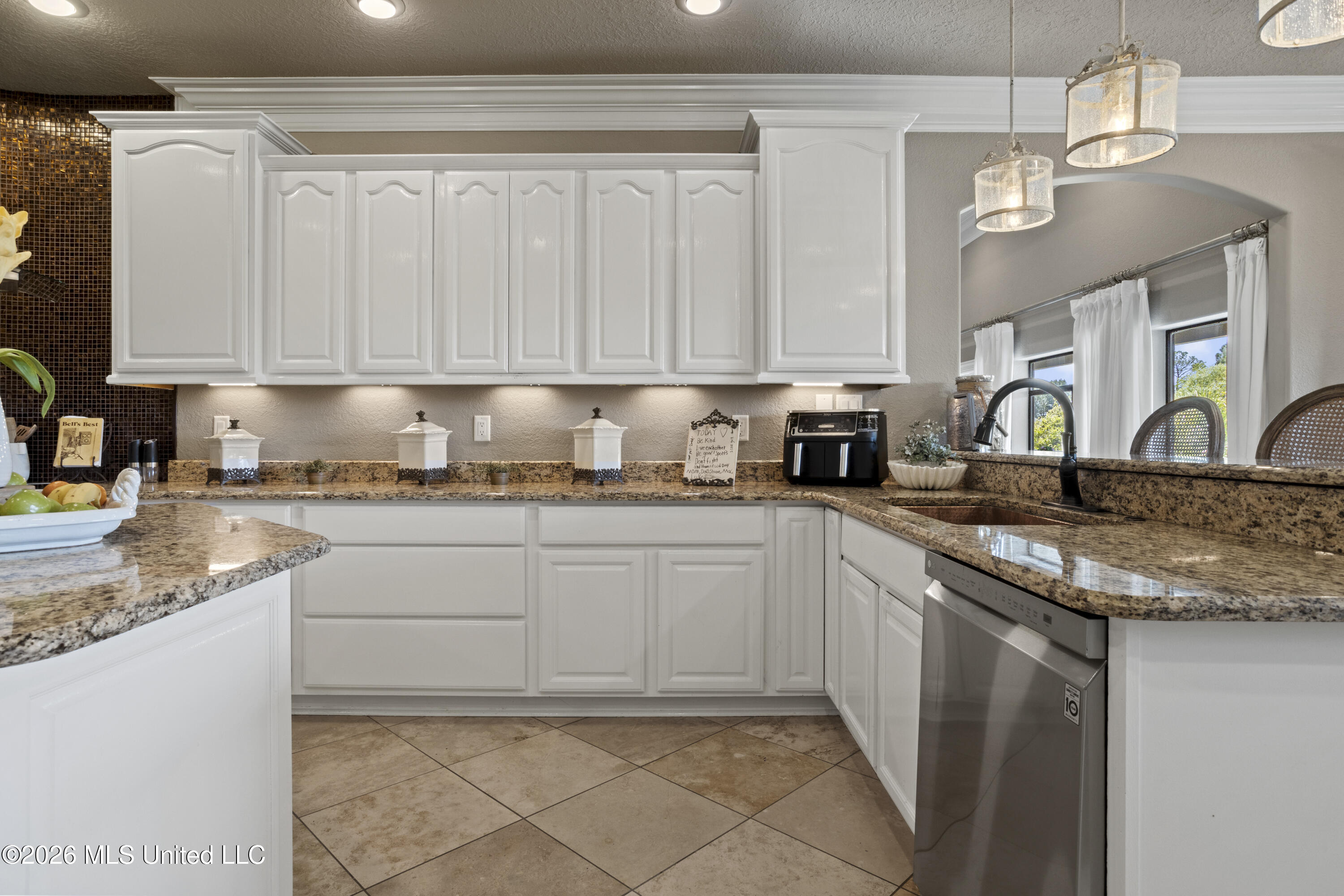 6605 Haystack Street Biloxi, MS 39532 - Photo 23 of 101 00023