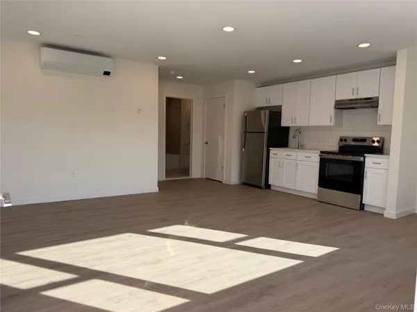 $1,700 | 5 Colonial Drive, Unit 3, Wappingers Falls, NY 12590