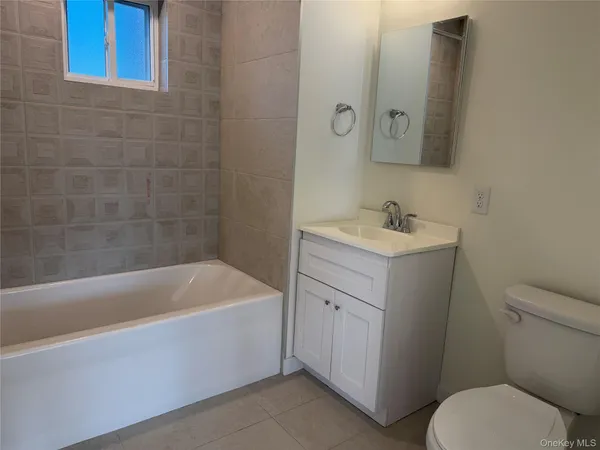 $1,700 | 5 Colonial Drive, Unit 3, Wappingers Falls, NY 12590