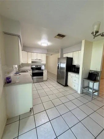 $2,500 | 600 6th Avenue Southeast, Largo, FL 33771