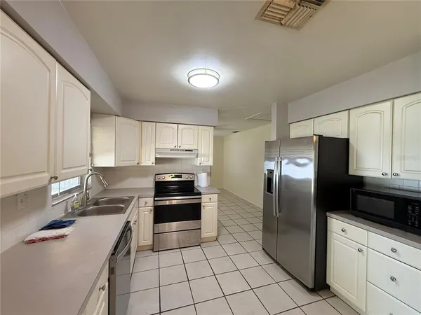 $2,500 | 600 6th Avenue Southeast, Largo, FL 33771