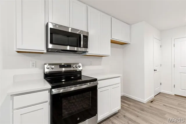 $319,900 | 22 Fairmount Grv Drive, St. Peters, MO 63376