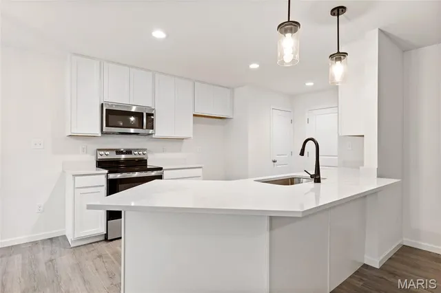 $319,900 | 22 Fairmount Grv Drive, St. Peters, MO 63376