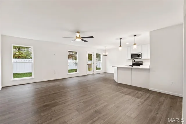 $319,900 | 22 Fairmount Grv Drive, St. Peters, MO 63376