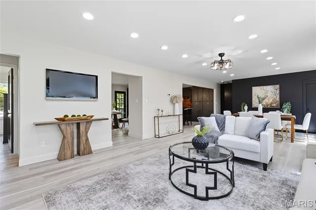 $694,900 | 406 Meyer Avenue, St. Louis, MO 63122