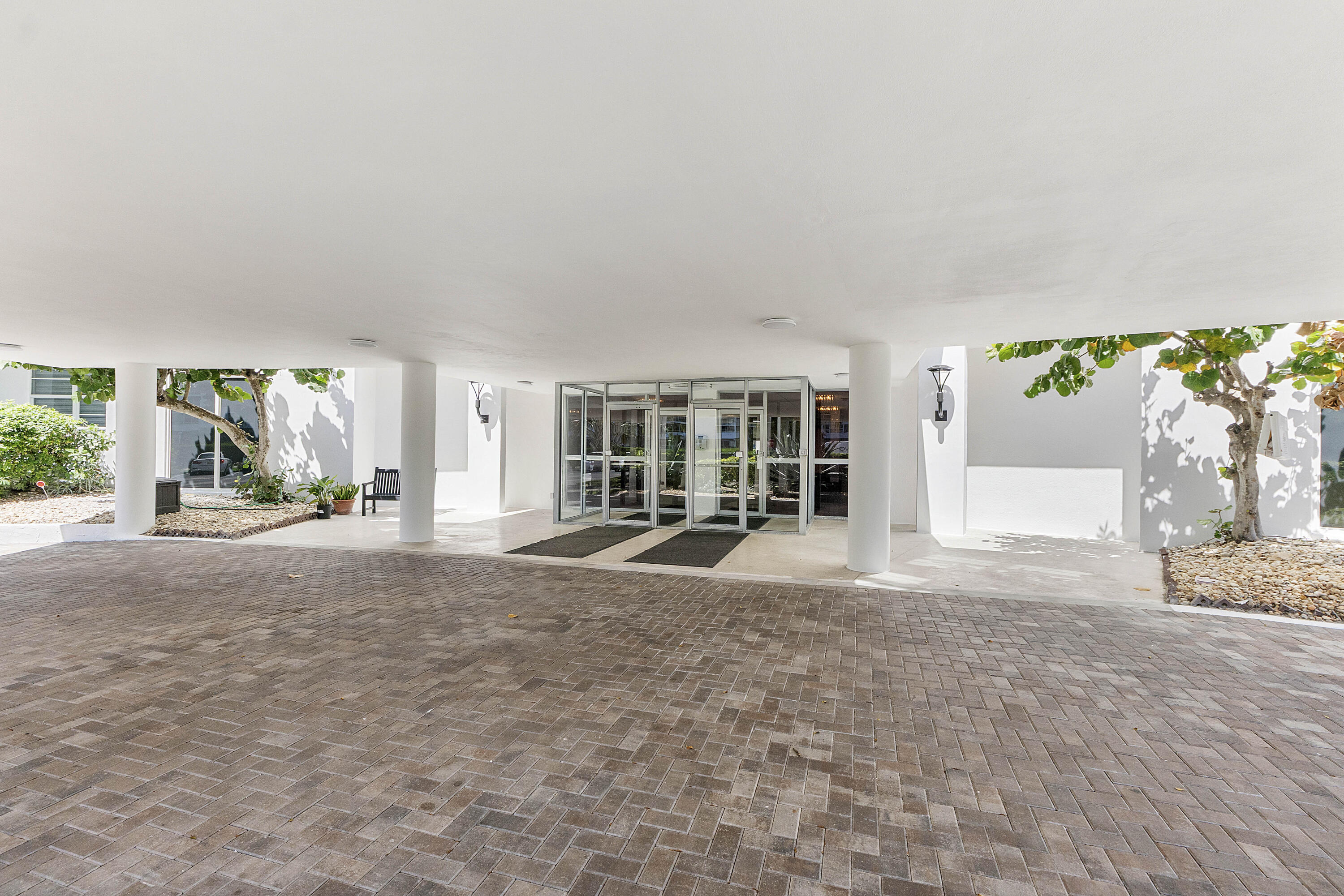 2851 South Ocean Boulevard, Unit 1A Boca Raton, FL 33432 - Photo 39 of 52 Front Entrance