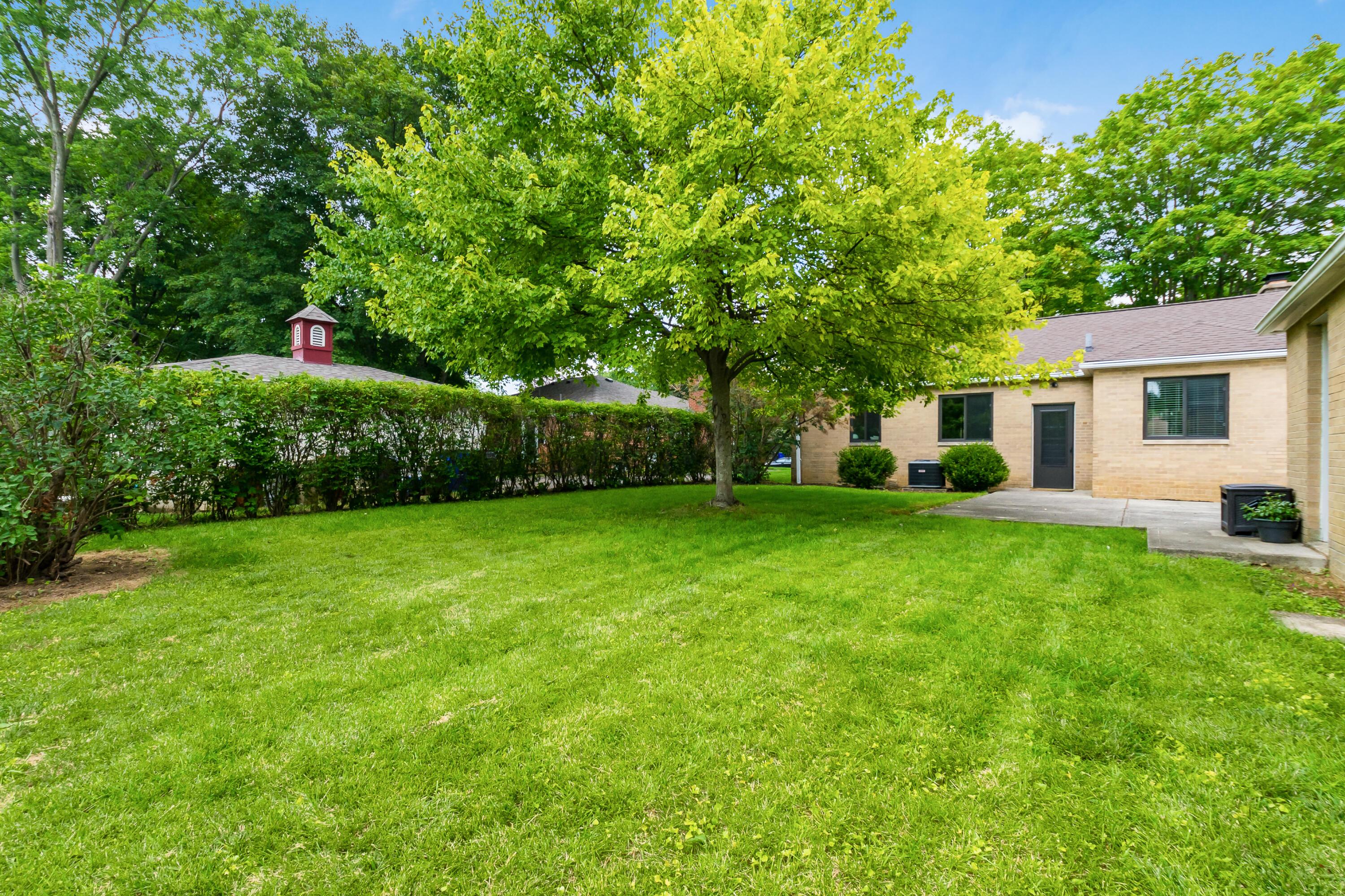 1929 Milden Road Upper Arlington, OH 43221 - Photo 36 of 36 Backyard