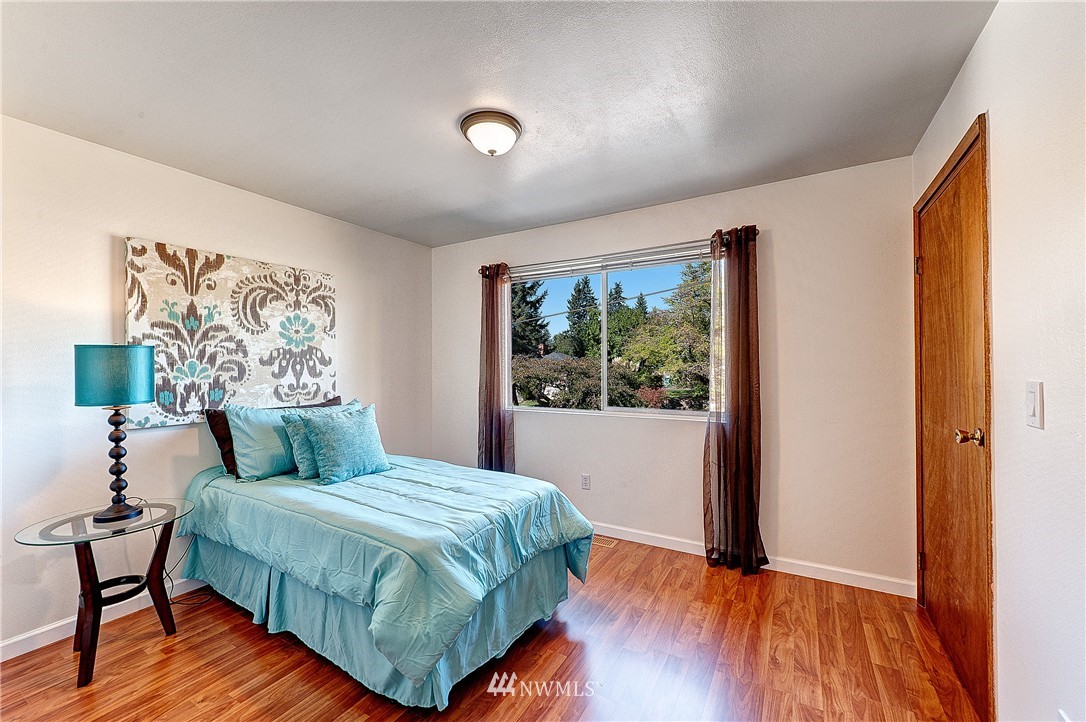 14519 Southeast 114th Place Renton, WA 98059 - Photo 14 of 25