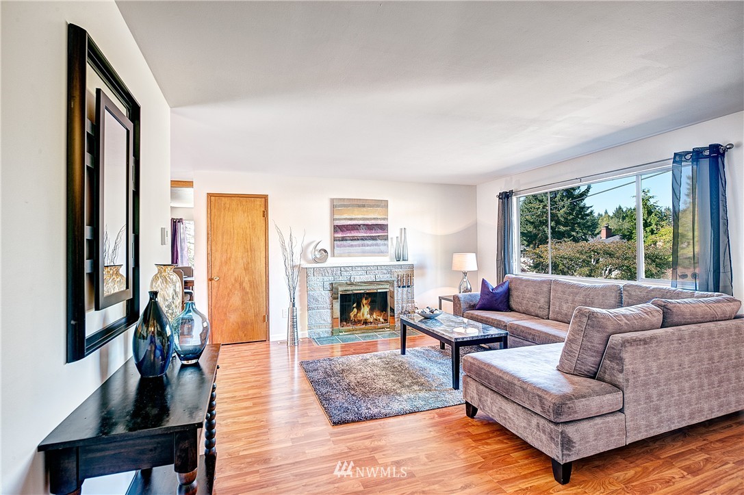 14519 Southeast 114th Place Renton, WA 98059 - Photo 4 of 25