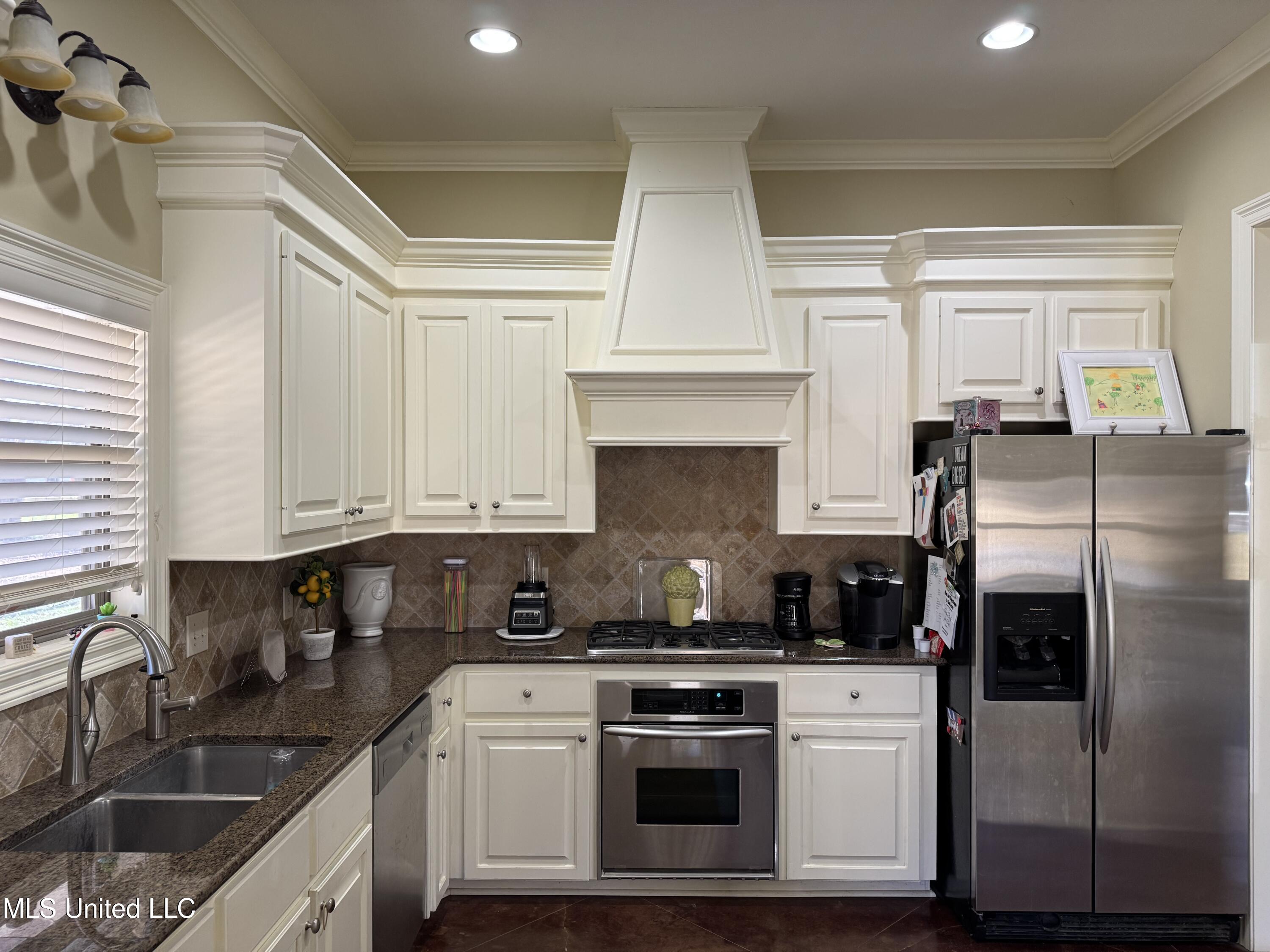 1225 Noble Drive Edwards, MS 39066 - Photo 3 of 27 IMG_7918