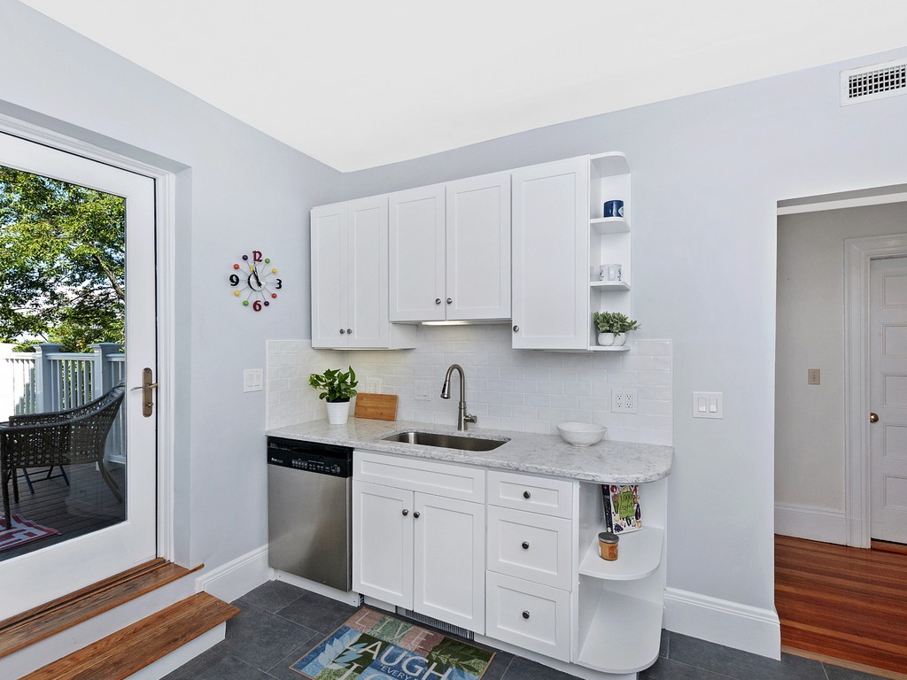 41 Addington Road, Unit 2 Brookline, MA 02445 - Photo 5 of 14 Gallery Image 5