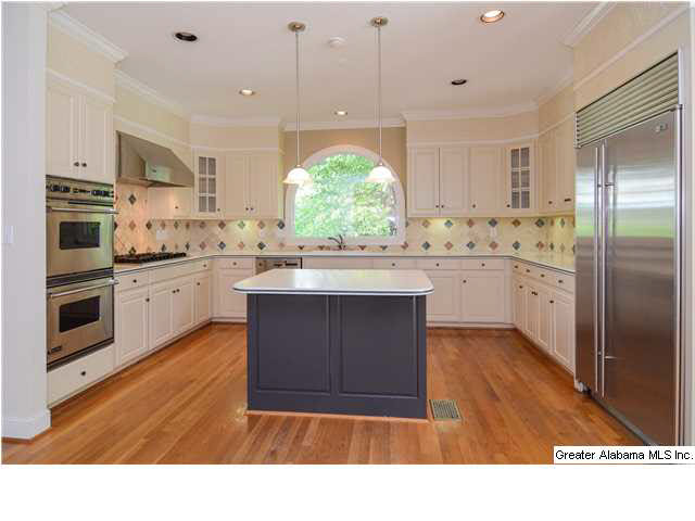 2052 Magnolia Ridge Birmingham, AL 35243 - Photo 13 of 32