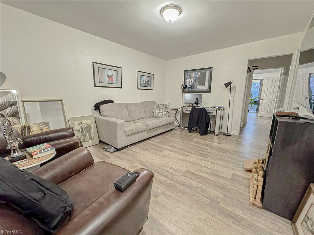 1445 Bailey Circle High Point, NC 27262 - Photo 2 of 11