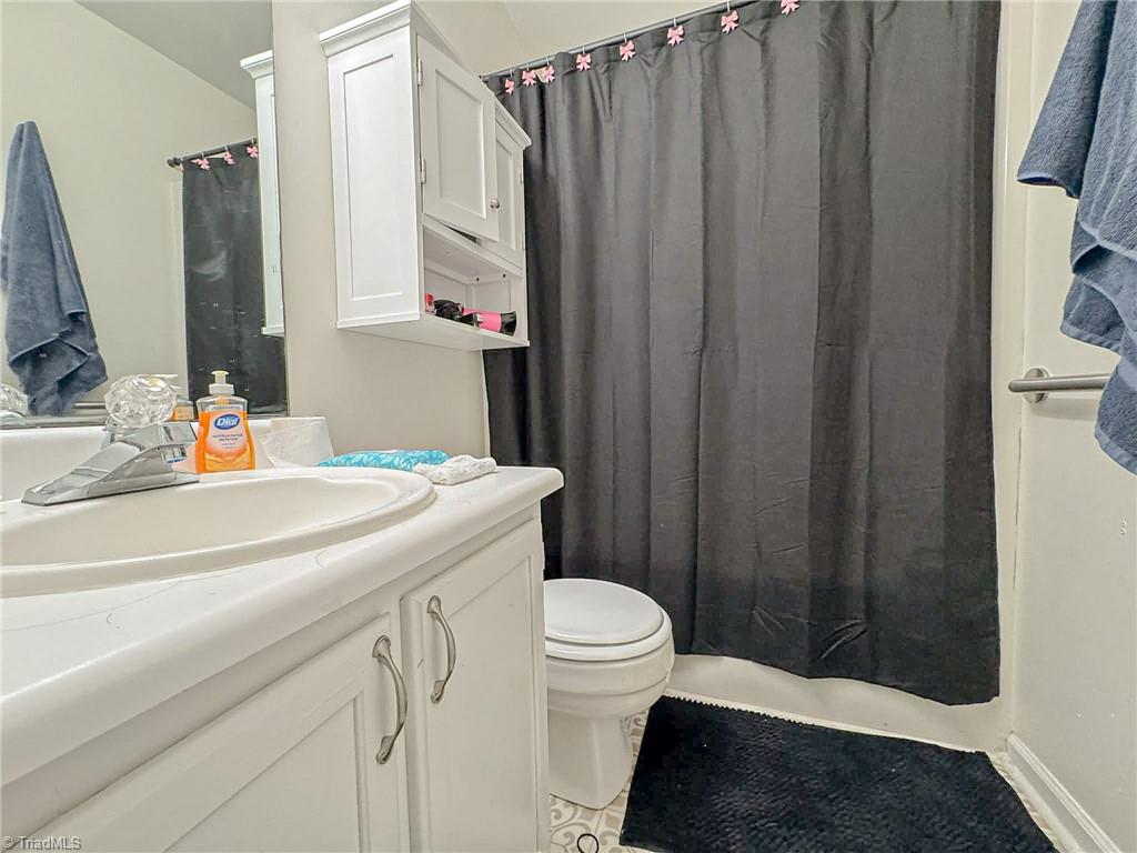 1445 Bailey Circle High Point, NC 27262 - Photo 5 of 11