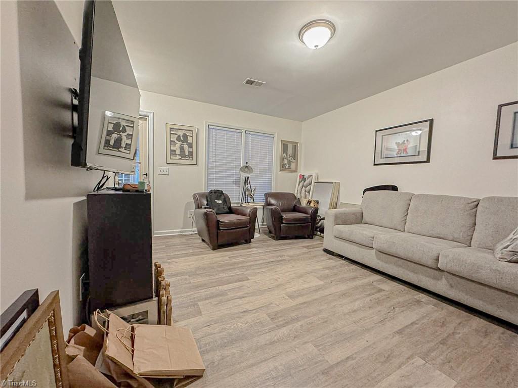 1445 Bailey Circle High Point, NC 27262 - Photo 9 of 11