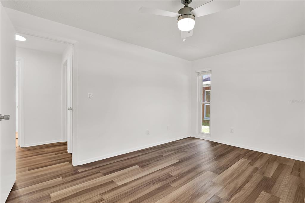 980 5th Avenue Northeast Largo, FL 33770 - Photo 11 of 22